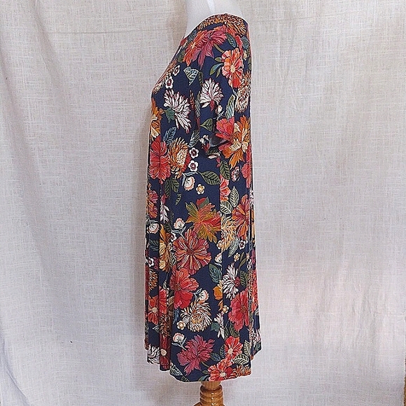 LOFT floral swing dress - gorgeous pattern! - Picture 5 of 8